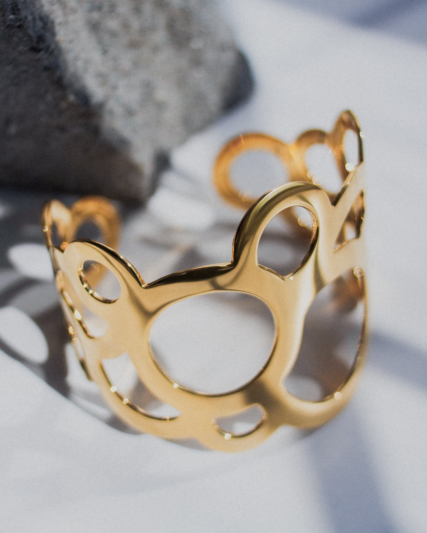 Circles Cuff Bracelet in 18 karat gold plating