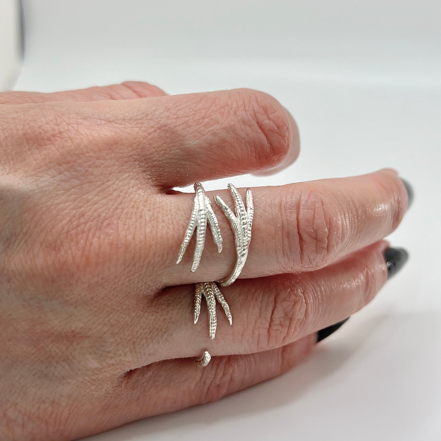Chicken Feet Embrace ring, 926 silver