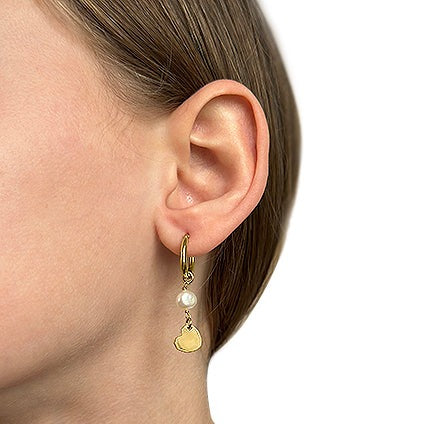 Love hoops, 18 karat gold-plated silver and white freshwater pearls