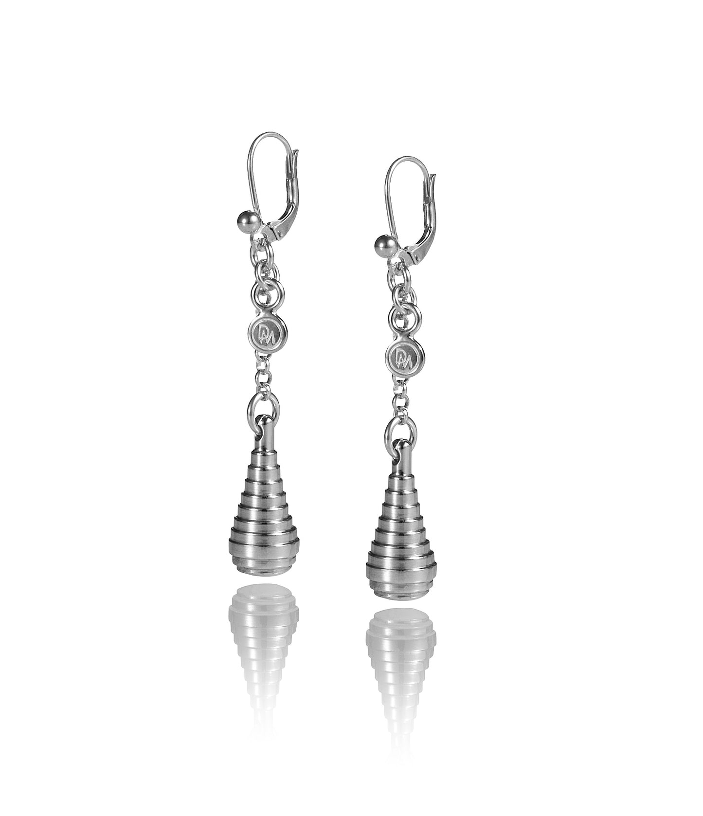 Popular and chic long earrings from Drop collection. Material: 925 silver.