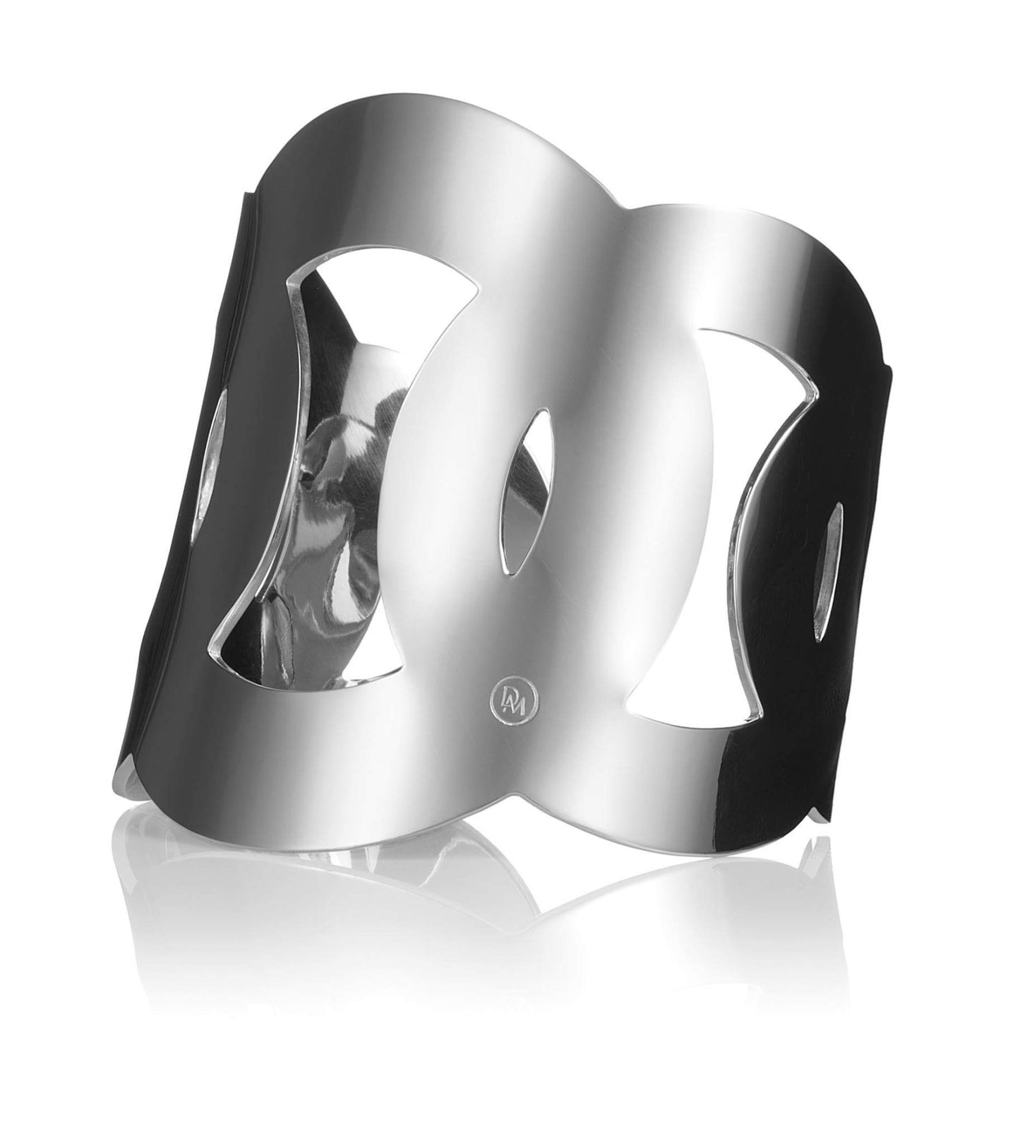 A chunky statement cuff from Circles collection. Material: 925 silver-plated brass. Size: adjustable, fits any wrist.