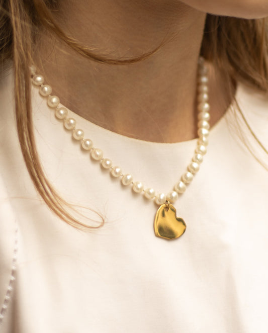 Love in Pearls Necklace with 24-karat-gold-plated heart pendant