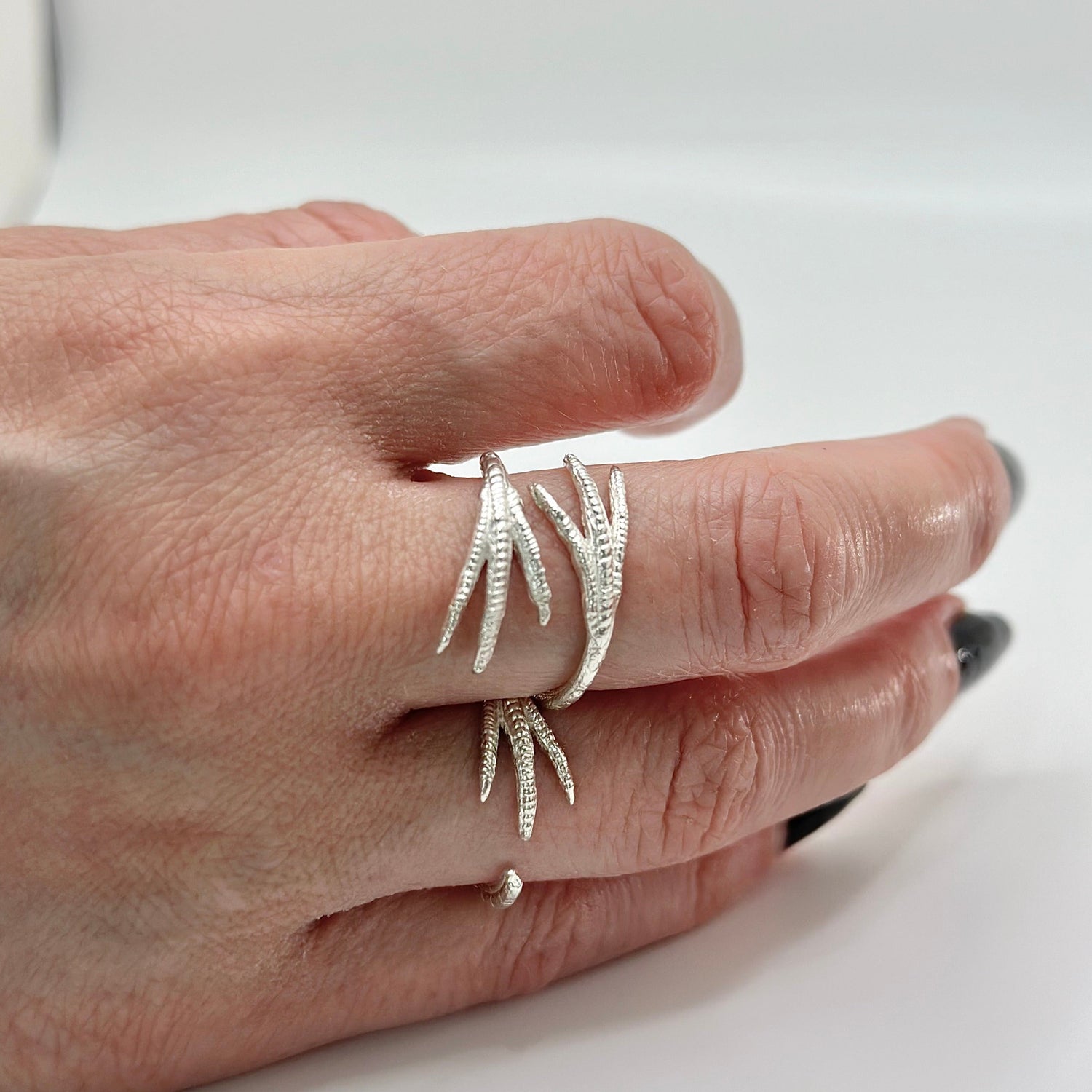 Chicken Feet Embrace ring, 926 silver