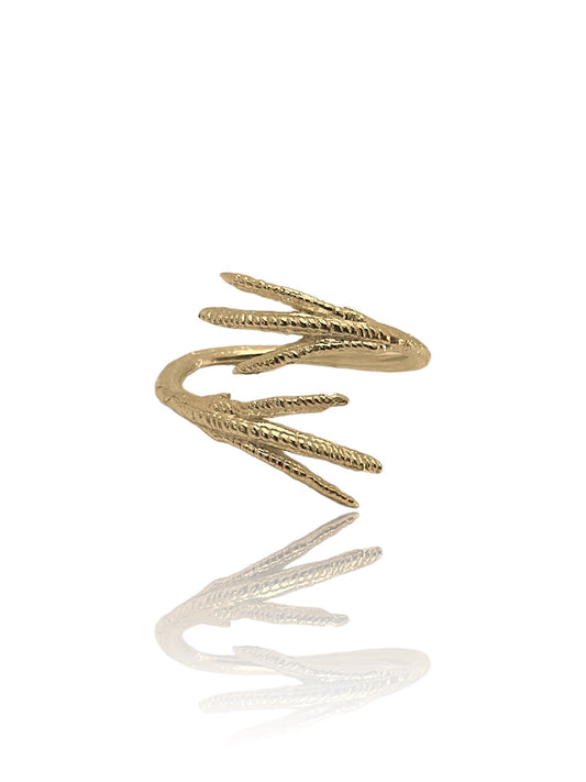 Chicken Feet Embrace ring in gold