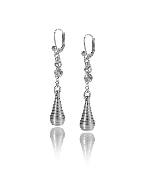 Popular and chic long earrings from Drop collection.  Material: 925 silver.