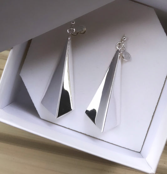 Striking contemporary geometric earrings from iconic Facet collection.  Material: 925 silver.
